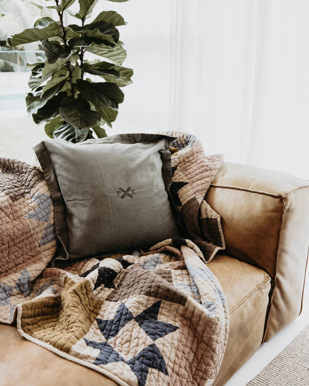 Highlander Cushion (Olive)