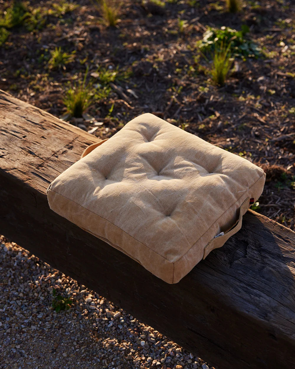 Camp Fire Outdoor Seat Cushion (Clay)