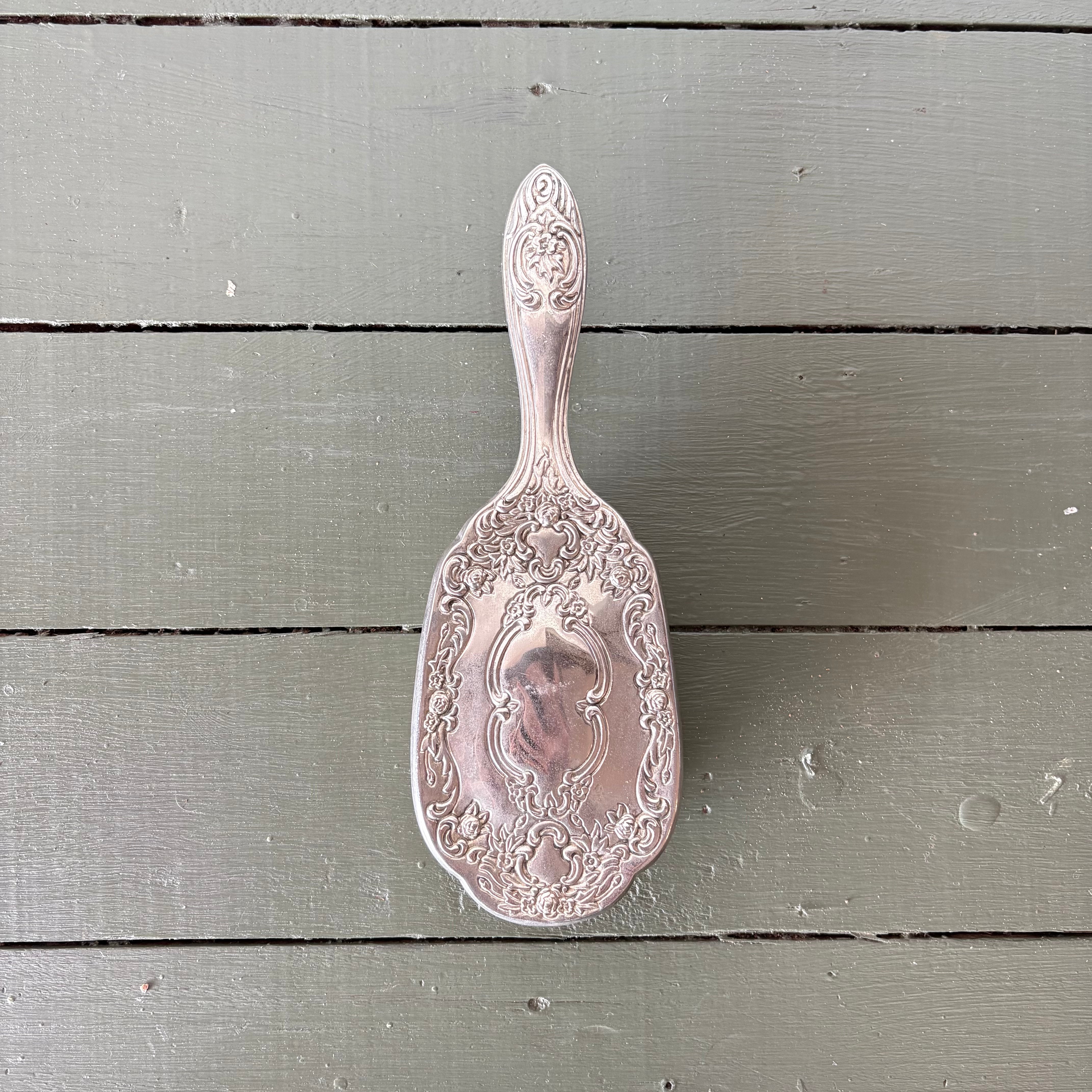 Antique Brush