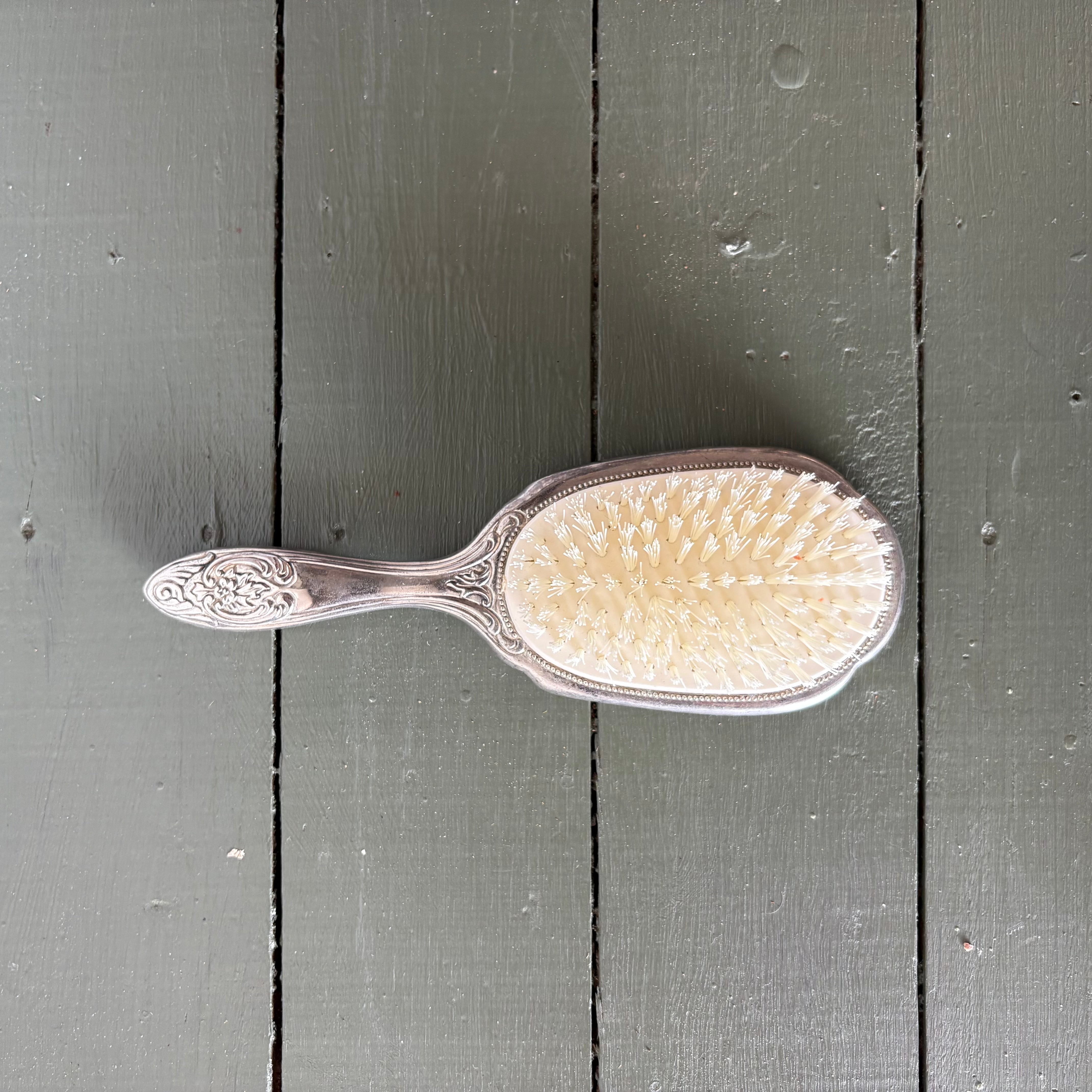 Antique Brush