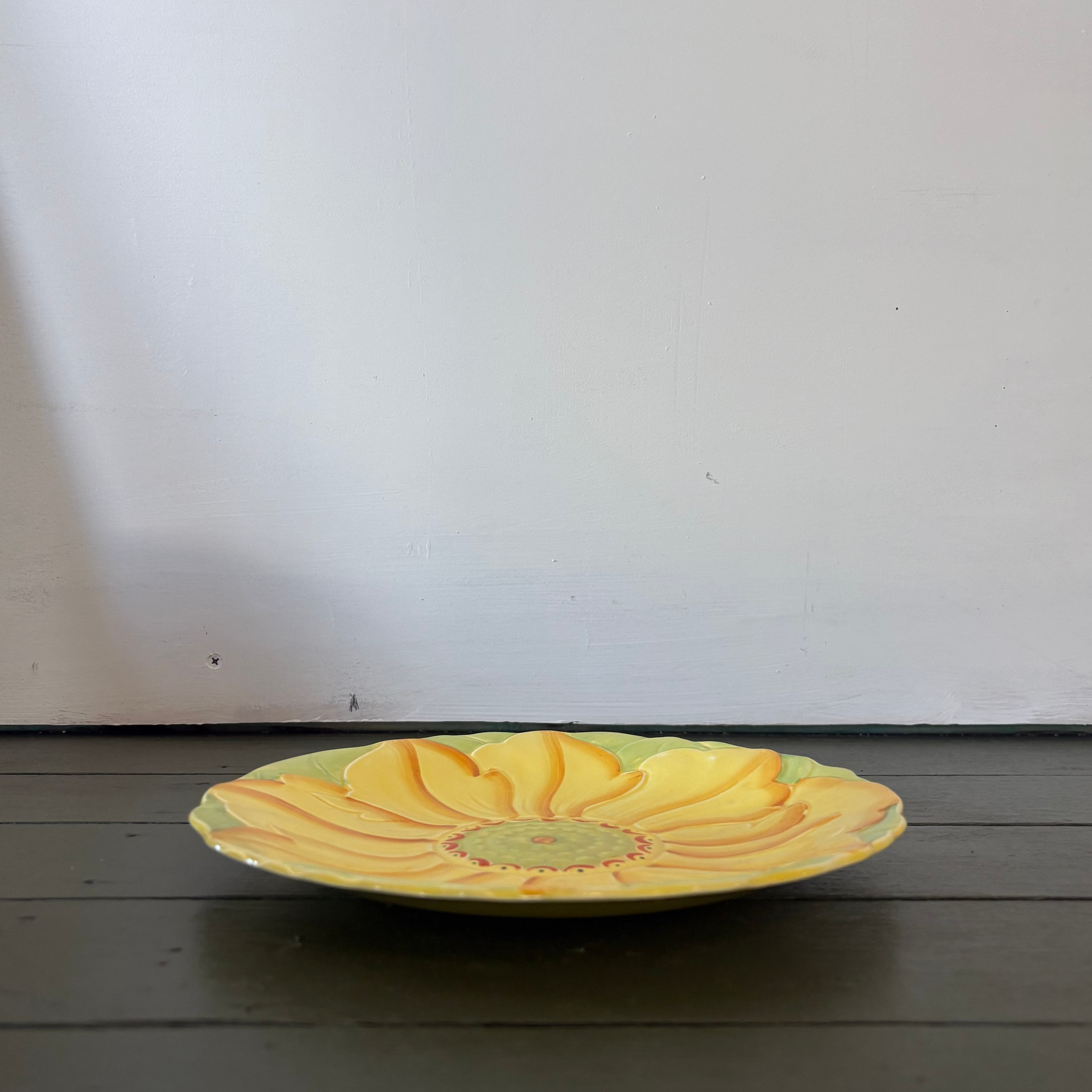Round Flower Plate Yellow